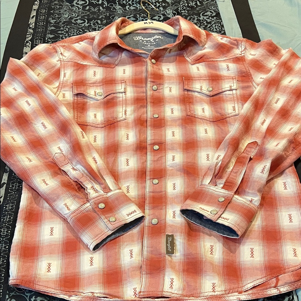 Wrangler Retro Red and White Plaid Casual Shirt